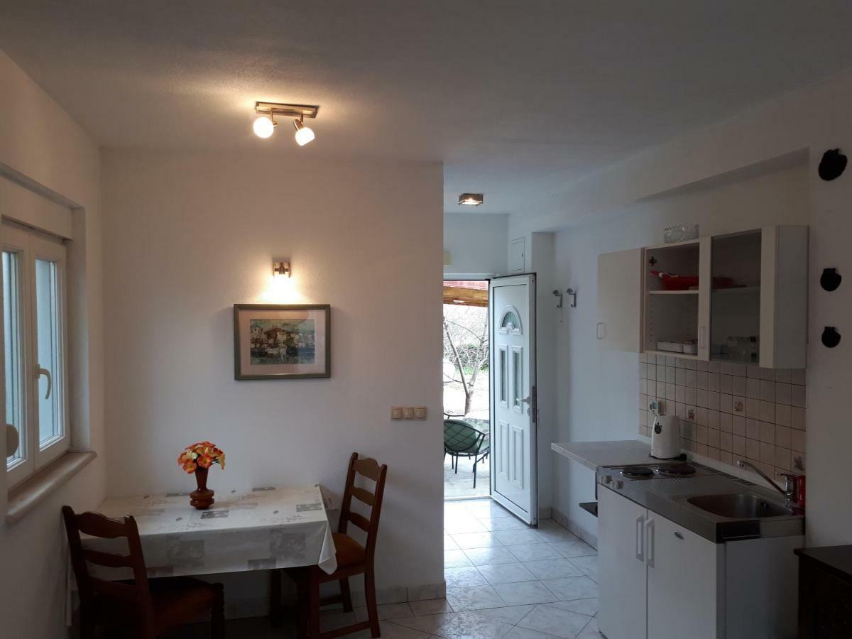 Seaside Apartment For 2 P Trogir Kültér fotó